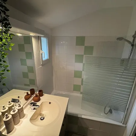 For 6 To 8 People, 3 Bedroom , With Pool * Ondres
